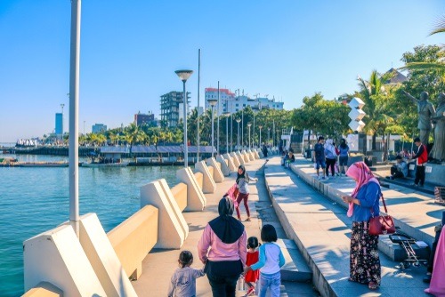 Harga Tiket Masuk dan Jam Operasional Pantai Losari - WonderVerse Indonesia