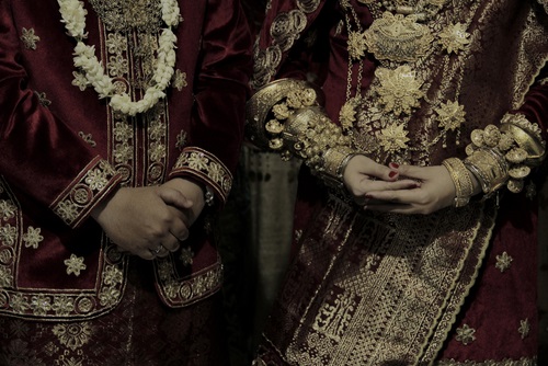 Aksesoris Baju Adat Padang - WonderVerse Indonesia