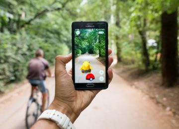 Aplikasi dan Penggunaan Augmented Reality - WonderVerse Indonesia