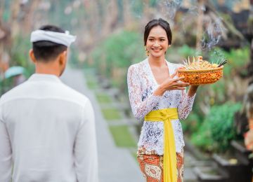 Pakaian Adat Bali - WonderVerse Indonesia