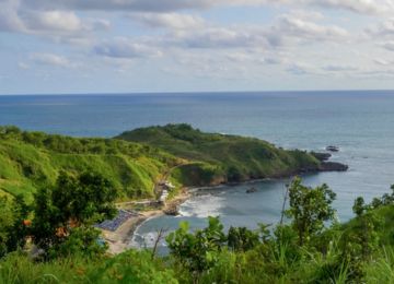 Spot Foto Pantai Menganti - WonderVerse Indonesia
