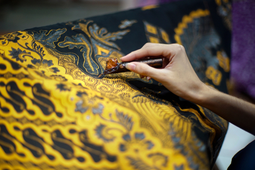 Proses Pembuatan Batik Indonesia - WonderVerse Indonesia
