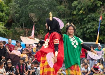 Gerakan Tari Pakarena - WonderVerse Indonesia