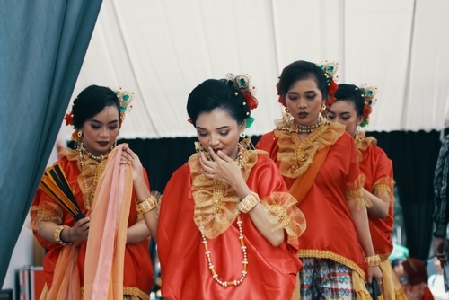 Baju Adat Suku Bugis - WonderVerse Indonesia