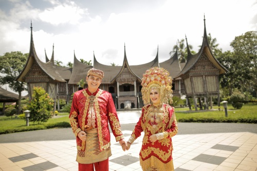 Keunikan Pakaian Adat Suku Minang - WonderVerse Indonesia