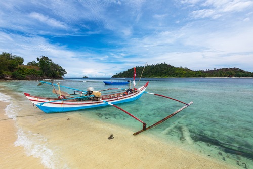 Pantai di Padang yang Hits - WonderVerse Indonesia