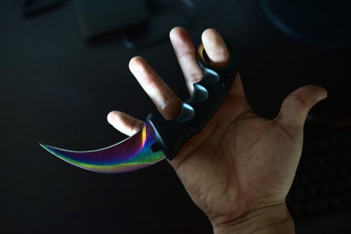 Teknik Penggunaan Pisau Kerambit - WonderVerse Indonesia