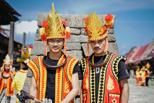 Keunikan Baju Adat Nias - WonderVerse Indonesia