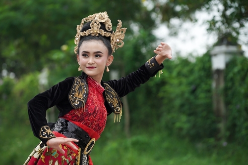 Makna Tari Jaipong dan Gerakannya - WonderVerse Indonesia