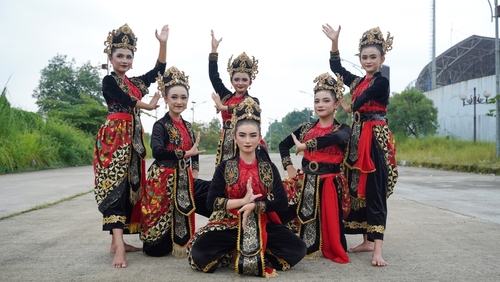 Pola Lantai Tari Jaipong - WonderVerse Indonesia