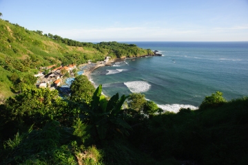 15 Pesona Pantai di Jawa Tengah yang Cocok Buat Camping
