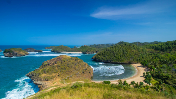 15 Pantai di Jawa Timur yang Eksotis untuk Liburan Seru!
