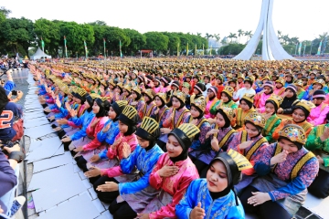 10 Gerakan Tari Saman, Tarian yang Kompak Bertempo Cepat