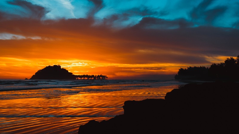 11 Pantai di Padang Paling Hits dan Terkenal Keindahannya