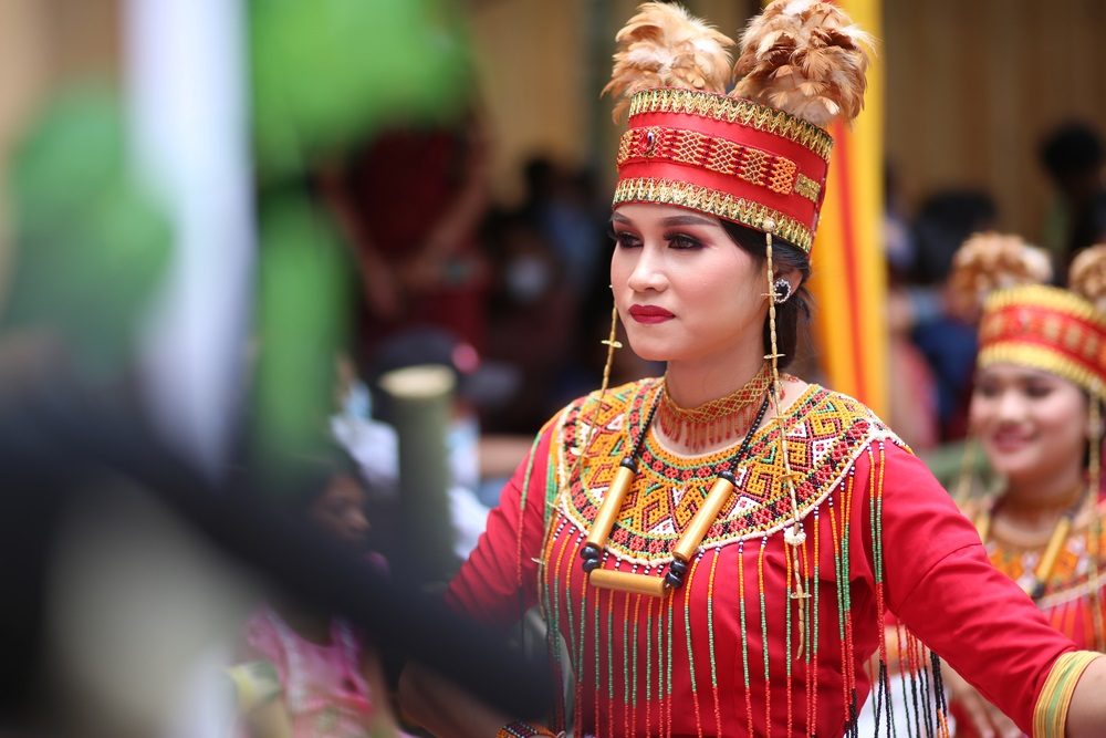 12 Tarian Daerah Sulawesi Selatan dengan Ciri Khas yang Unik