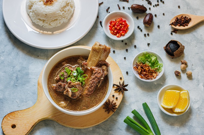 17 Makanan Khas Suku Bugis, Surga Kuliner yang Wajib Dicoba!