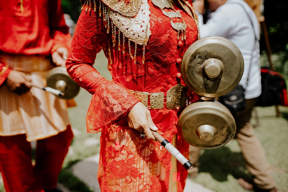 17 Alat Musik Sumatera Barat Bersuara Unik dan Khas