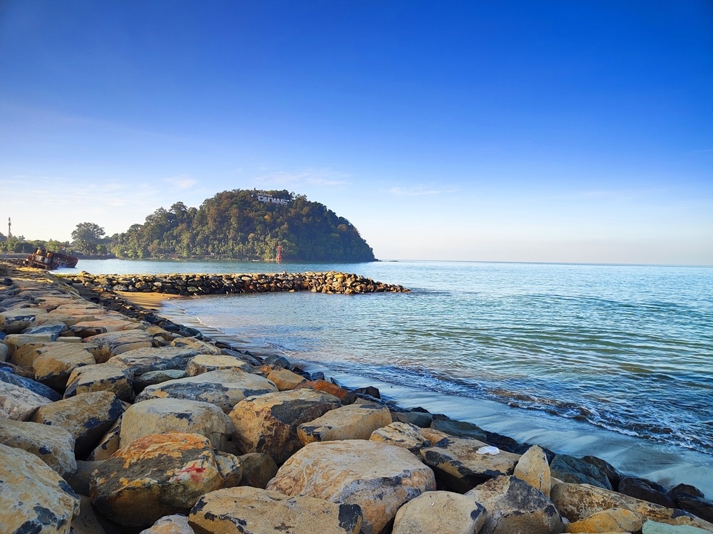 Pantai Padang Sumatera Barat dan Pesonanya yang Bikin Takjub